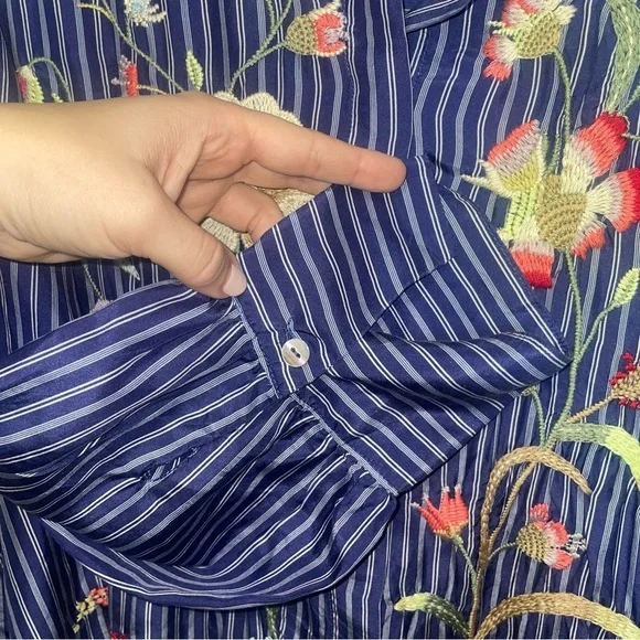 Johnny Was Workshop Geniveve Voyager 100% Silk Embroidered Tunic Top Small - Picture 6 of 8